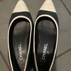 Chanel Flat shoes size 7.5